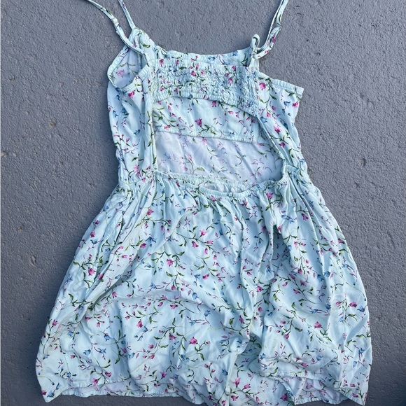 Open Back Floral Romper Size Medium - Picture 4 of 4